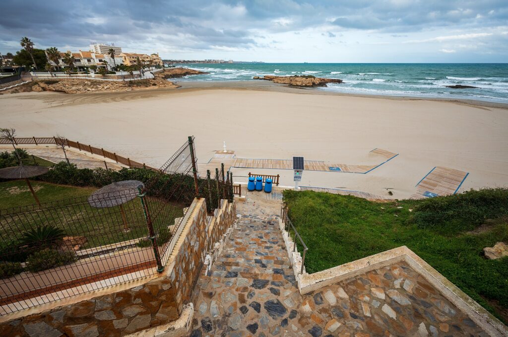La crique de Cala Capitán à Cabo Roig, Orihuela Costa