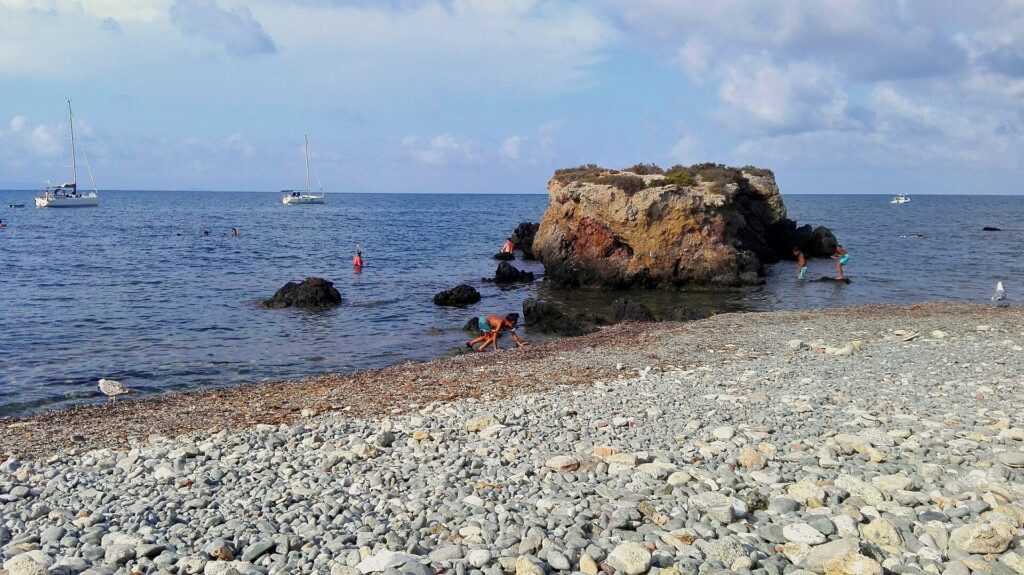 Un îlot sur une plage de l'île de Tabarca
