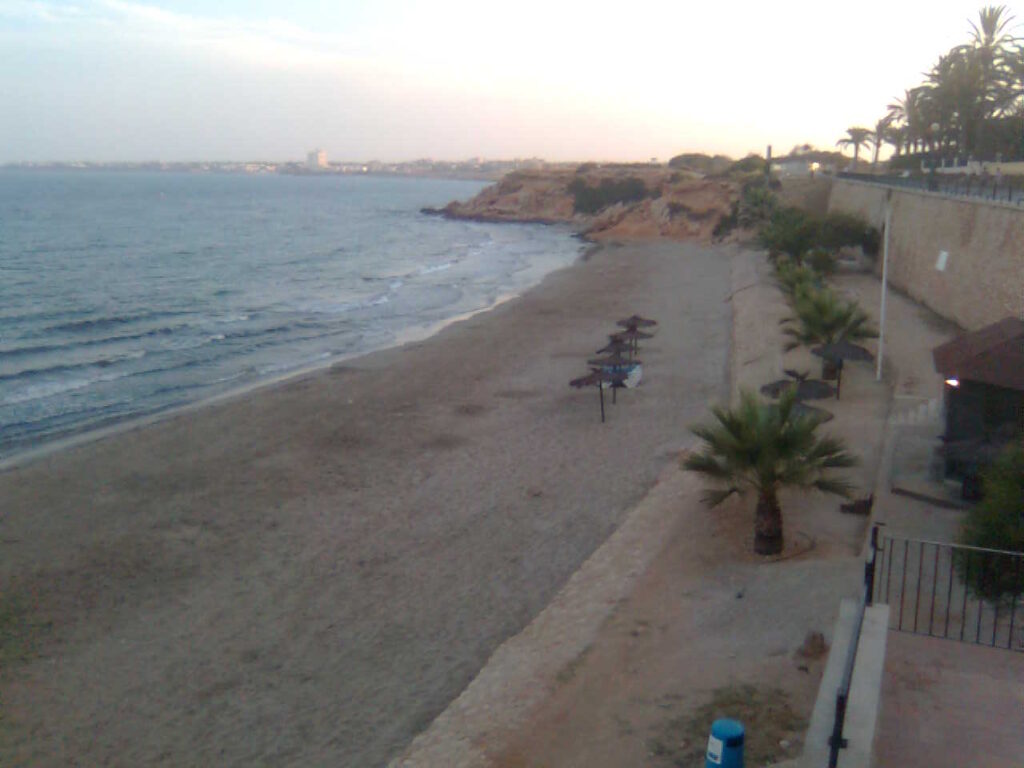 La plage de Playa Flamenca à Orihuela