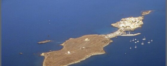 L'île de Tabarca face à la côte d'Alicante